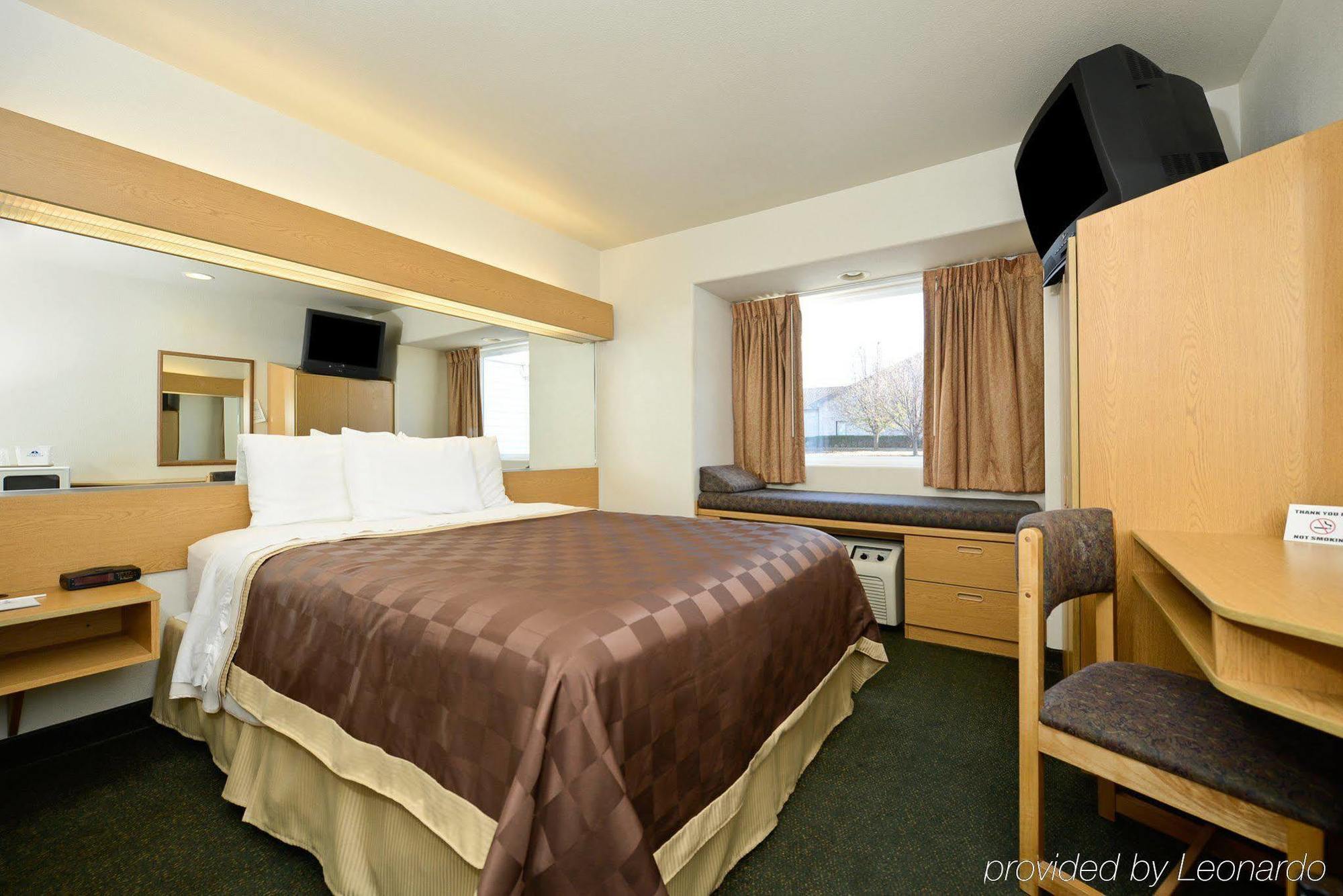 Hotel Americas Value And Ada
